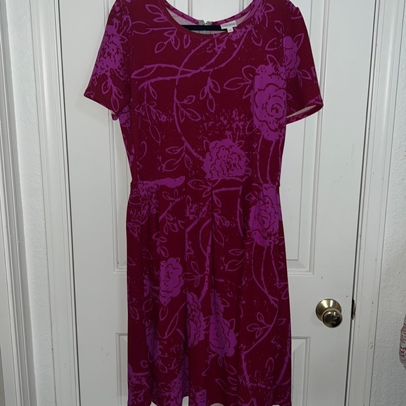 Dress - Picture 6 of 15